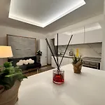 Lägenhet Casa Di Meg A Vicino Ai Navigli Milano