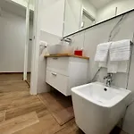 Lägenhet Casa Di Meg A Vicino Ai Navigli *