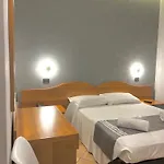 酒店 萨拉酒店 2*