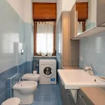 Xenia - Renovated Two-room In Fiera Area Appartement