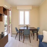 Modern 2br With Private Balcony, Steps To Metro Apartamento Milán