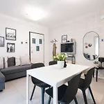 Easylife - - Niccolini 37 - Moscova *