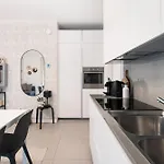 Easylife - - Niccolini 37 - Moscova * Milão
