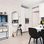 Easylife - - Niccolini 37 - Moscova