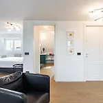 15 Min From Duomo & Brera Apartament Mediolan
