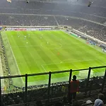 Gloria *