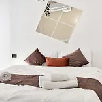 Grace House Navigli Apartament *