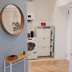 Bright 2-room For Friends And Relatives Appartement *