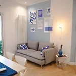 Bright 2-room For Friends And Relatives Appartement