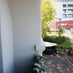 Bright 2-room For Friends And Relatives Appartement *
