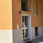 Lovely 2 With Small Garden شقة ميلان