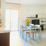 Stepandgo Navigli * ميلان