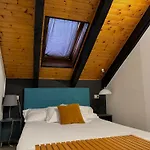 Hosting Dreams Attics - Duomo Apartment Milan