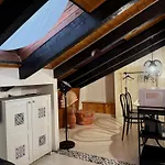 Hosting Dreams Attics - Duomo Apartment