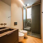 Luxury With View Steps From The Duomo Apartman Milánó