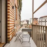 Luxury With View Steps From The Duomo Apartman *