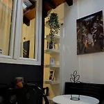 Hosting Dreams Attics - Duomo Apartment *