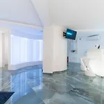 The Igloo فيلة