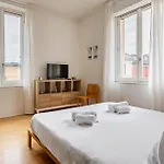One Bedroom In Brera アパート
