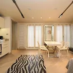 Luxury House - 2 Minutes Walk From Station * 밀라노