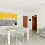 Precotto - Rucellai - Bilocale Con Ampio Balcone ミラノ