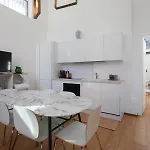 아파트 Beautiful Loft Near Navigli