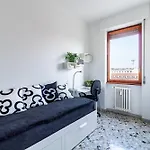 Melchiorre Gioia 67 شقة