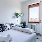 Melchiorre Gioia 67 شقة