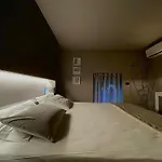 Luxury Art & Chromotherapy Downtown - Free Parking Apartment Milan