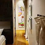 Luxury Art & Chromotherapy Downtown - Free Parking Apartment *