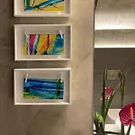 Luxury Art & Chromotherapy Downtown - Free Parking Apartment