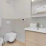 Appartement Airy With Balcony & Garage By Ndp Rent *