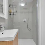 Airy With Balcony & Garage By Ndp Rent Milaan