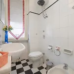 Moscova Dream - Bright And Quiet 5th Floor