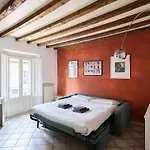 Elegant Naviglio Cool Area Large 5 Pax With Elevator Lägenhet *