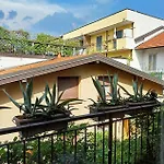 Elegant Stylish House With Garden & Ac アパート ミラノ