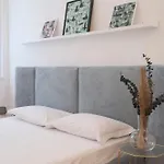 Comecasa 10 Min Walk To Duomo 2br Family Flat * מילאנו