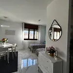 Проживание в семье Stella's *