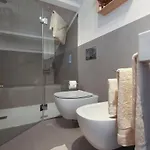 شقة Newly Renovated Bright Penthouse *