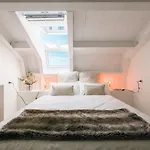شقة Newly Renovated Bright Penthouse ميلان
