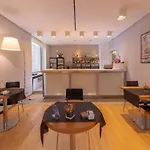 مركيور ميلانو سولاري فندق 4*