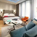 Hotel Cavour 4*