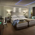 Cavour Hotel 4*