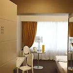 فندق Blaise & Francis 4*
