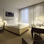 Hotel Cusani 4*