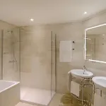 إن إتش كوليكشن بورتا نوفا فندق 4*