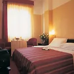 Hotel Mokinba Sant'ambroeus 3*