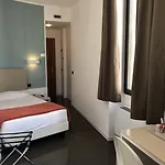Casual Eclettico By Casual 3* Милан