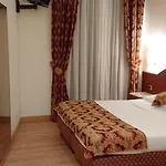 Mokinba King Hotel Milão