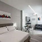 Stayeasy Crivelli - Stylish Studio, Duomo Walking * Mailand